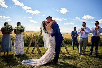 Hitched by Dustin – Calgary Wedding Officiant
